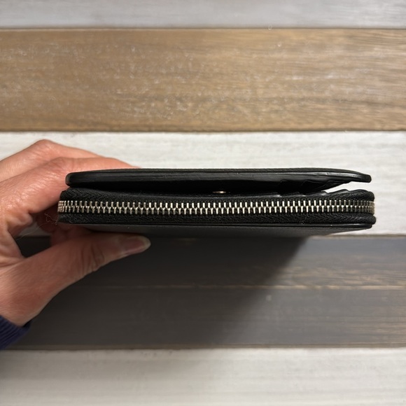 YSL Leather Compact Wallet. Black - Picture 4 of 11